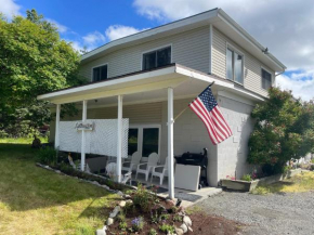 Peaceful Acres Roomy Triplex - Lighthouse Inn - Soldotna, Alaska